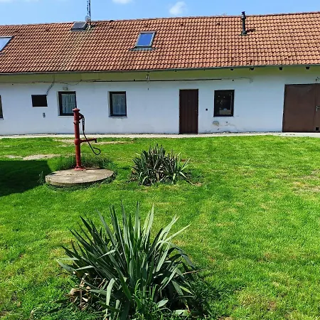 Rekreacni Dum U Elisky A Barusky Villa Krakovany Exterior photo