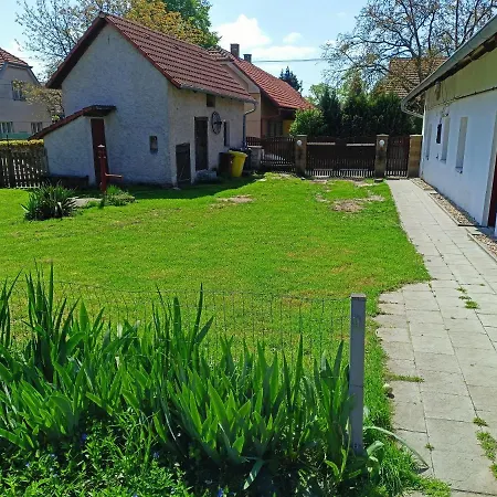 Rekreacni Dum U Elisky A Barusky Villa Krakovany Exterior photo